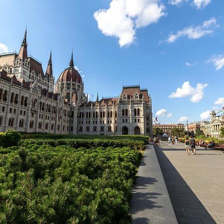 Riverside Luxury Budapest Exterior photo